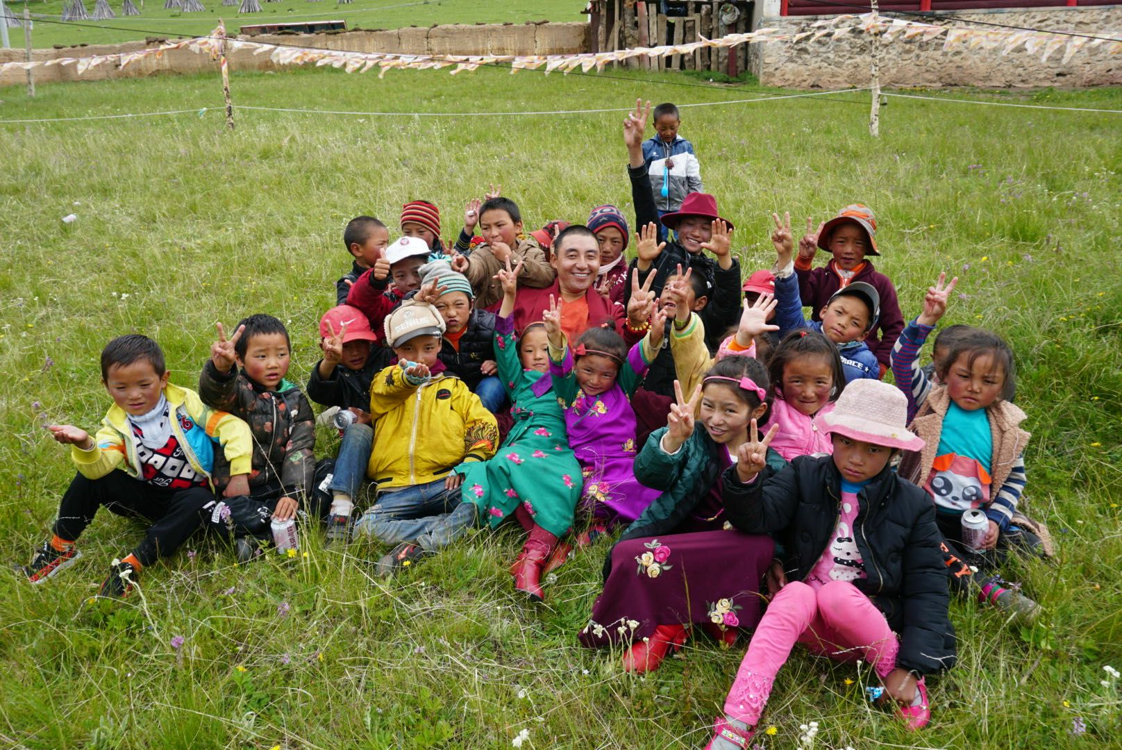 ku游在线登录官网入口-ku游(中国)公益回顾丨家国同欢月同圆 温暖满载甘孜州(图14)