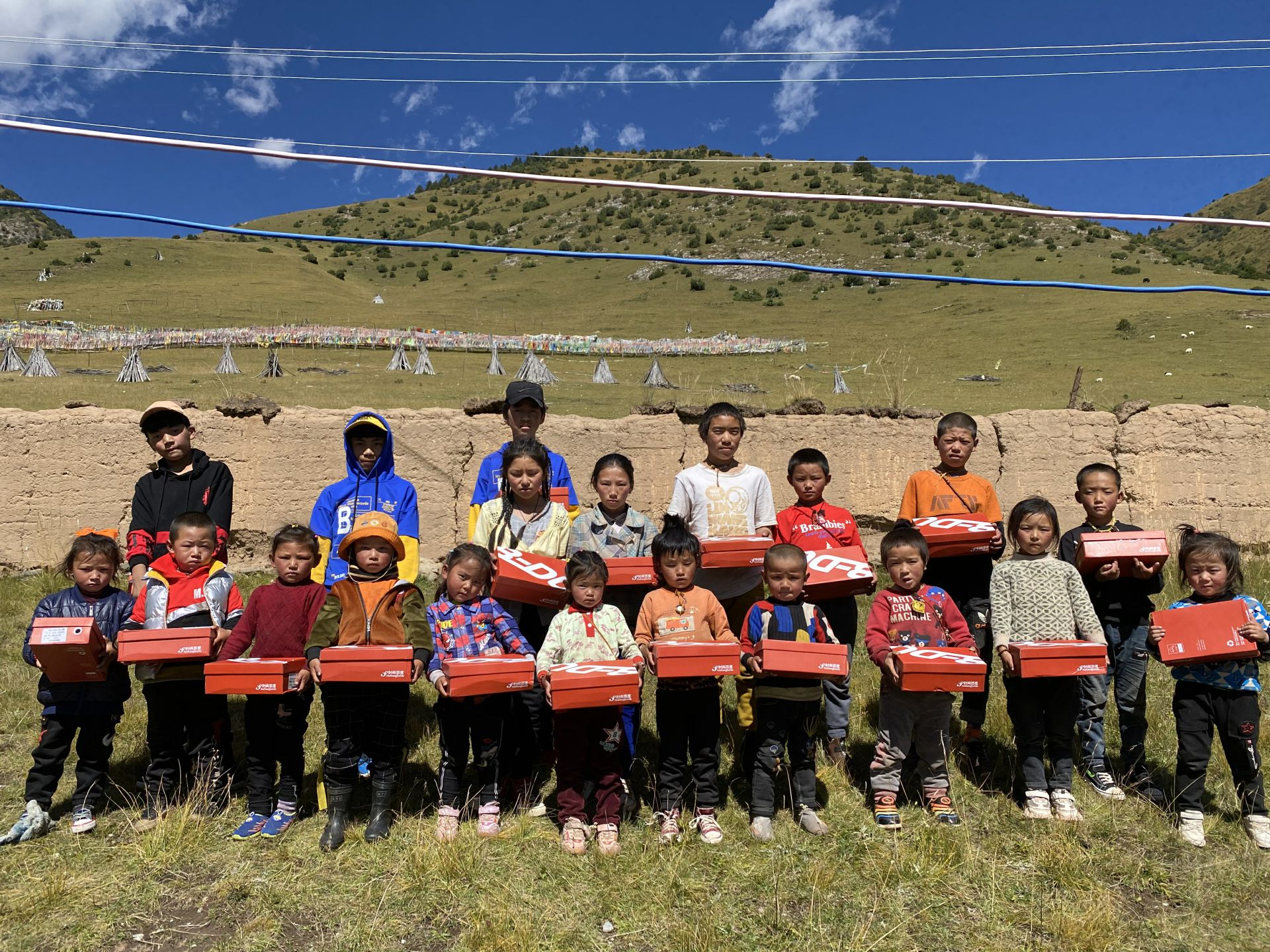 ku游在线登录官网入口-ku游(中国)公益回顾丨家国同欢月同圆 温暖满载甘孜州(图13)